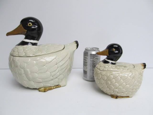 lot 206 image: Vintage Japanese Ceramic Duck Jars