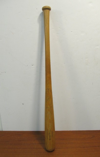 lot 161 image: Vintage Louisville Slugger ROCKY COLAVITO Wooden Baseball Bat