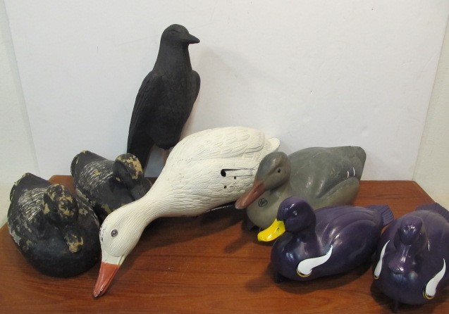 lot 171 image: Group of Assorted Plastic Duck & Bird Decoys
