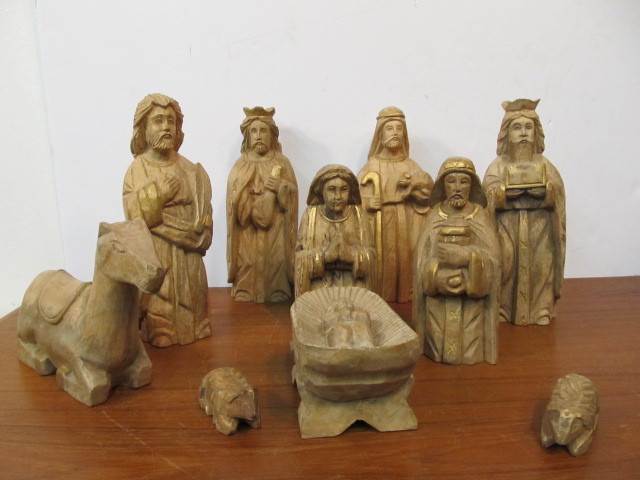 lot 194 image: Very Nice LARGE Hand Carved Wooden Nativity Figures
