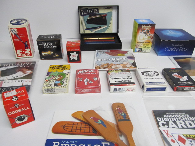 lot 251 image: Nice Collection of Magic Tricks 