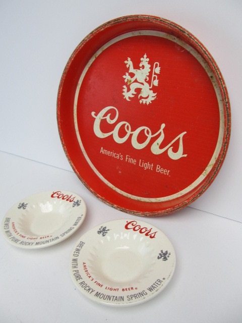 lot 68 image: Vintage COORS Advertising Beer Tray & Ashtrays