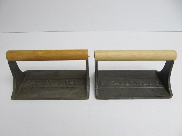 lot 266 image: Vintage Wood Handled Cast Iron Bacon Presses wPig Design