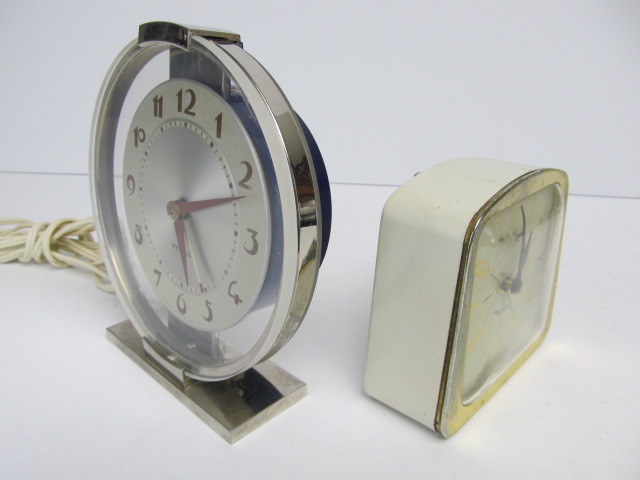 lot 279 image: Pair of Mid Century Desk Travel Clocks