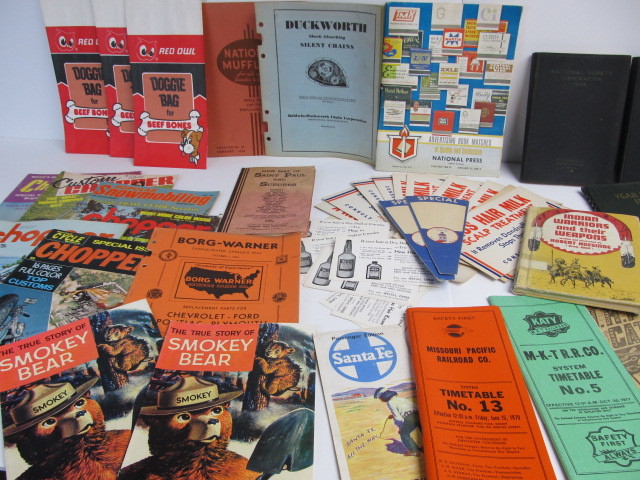 lot 298 image: Large Lot of Vintage Paper Ephemera Books Manuals Catalogs etc