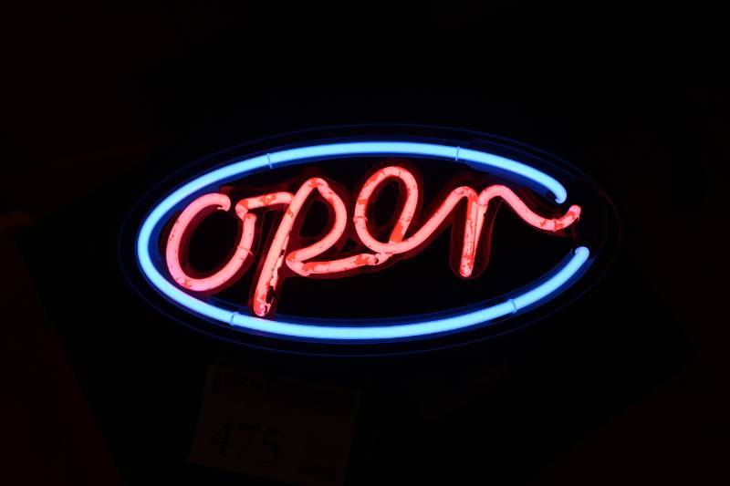 lot 475 image: OPEN Neon Light
