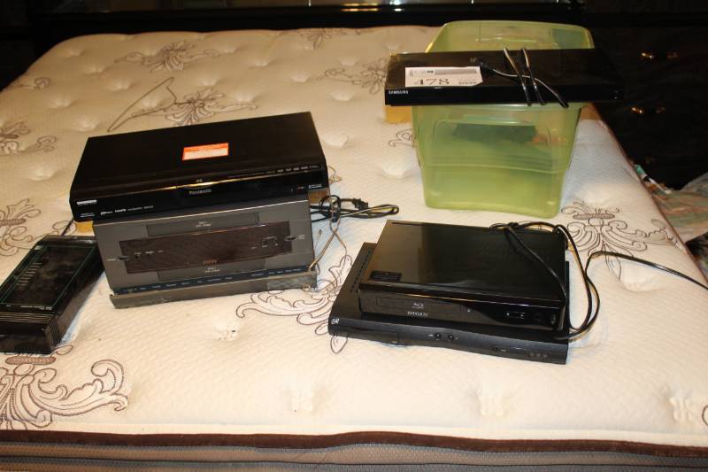 lot 478 image: Montage Dual Deck System 4-Head Hi-Fi Player, Panasonic Digital Tuner, DiGiX Blu-ray Disc Player, Samsung Blu-ray Disc Player