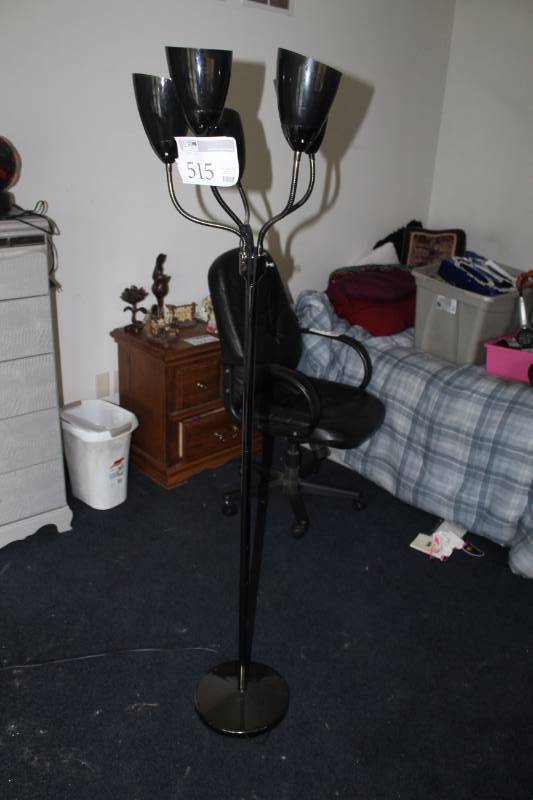 lot 515 image: 5-Lamp Floor Lamp