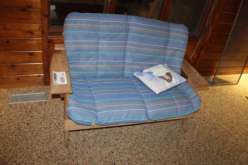 lot 400 image: Wood Love Seat with Pad