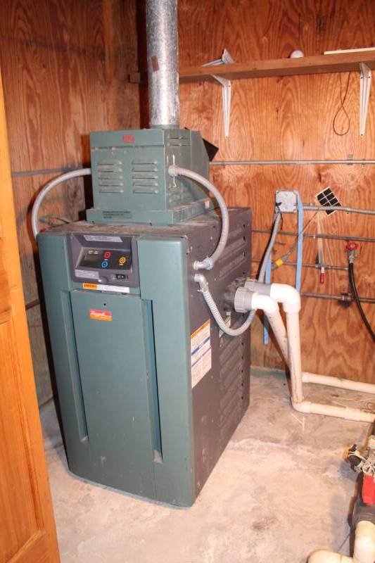 lot 391 image: Raypak Swimming Pool Water Heater