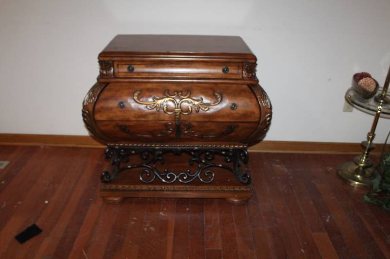 lot 387 image: MetalWood Entrance Table with 2-Drawer Storage