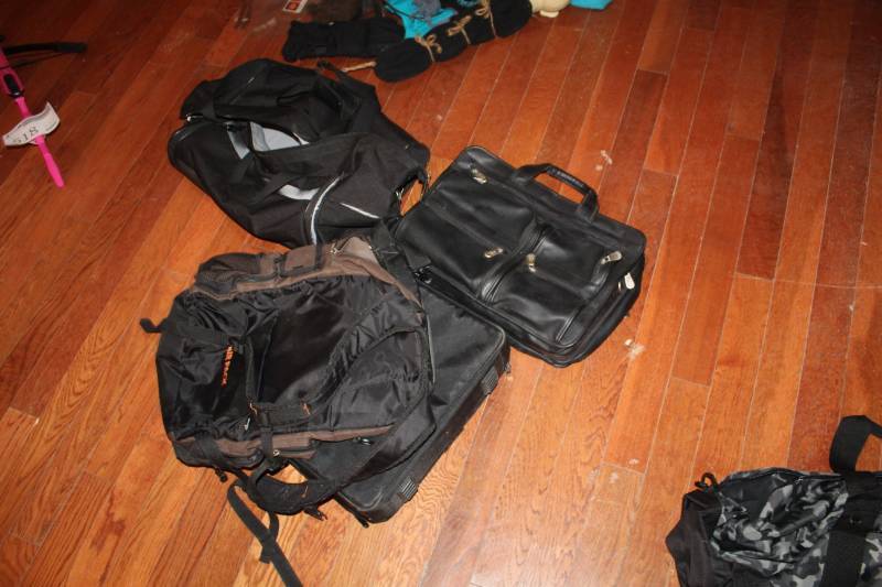 lot 523 image: Lot of (4) Dufflebags, Briefcases