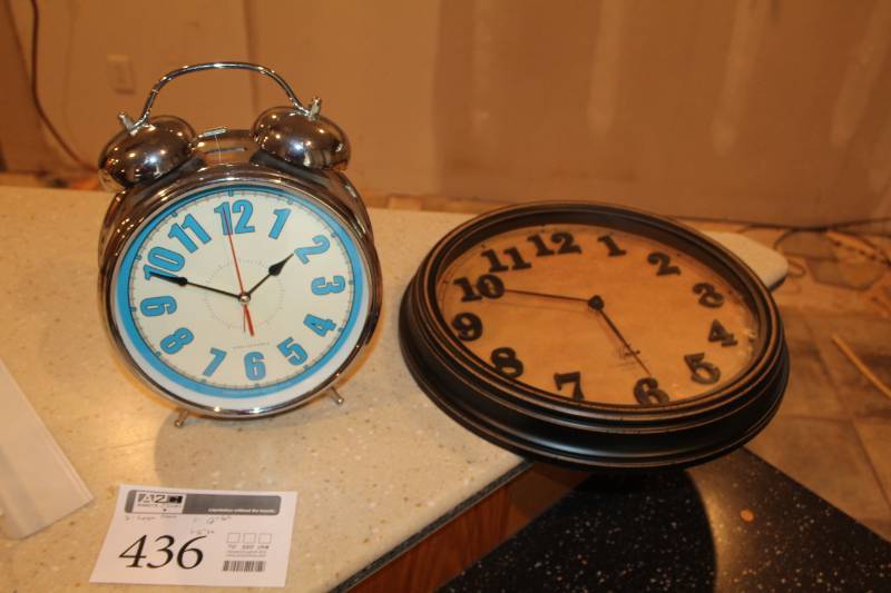 lot 436 image: Lot of (2) Windsor Wall Clock, Table Alarm Clock