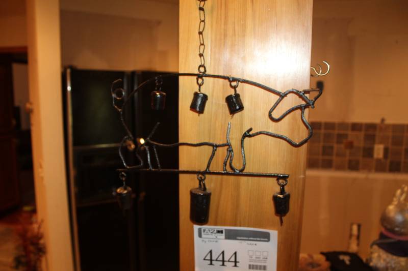 lot 444 image: Pig Wind Chimes