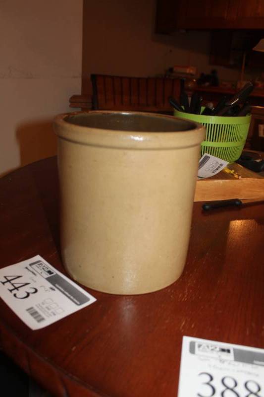 lot 443 image: Crock