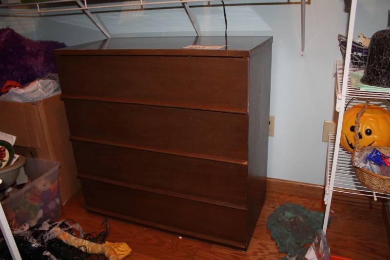lot 494 image: Wood Dresser with 3-Drawers