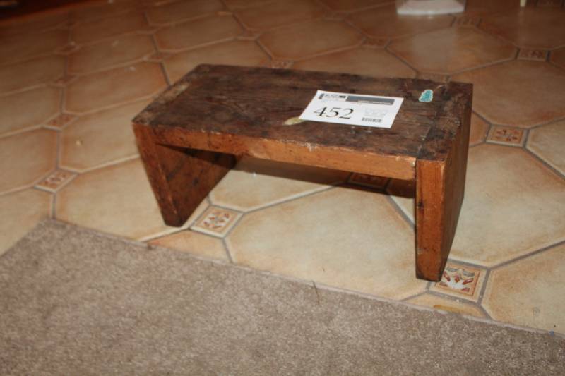 lot 452 image: Wood Stool