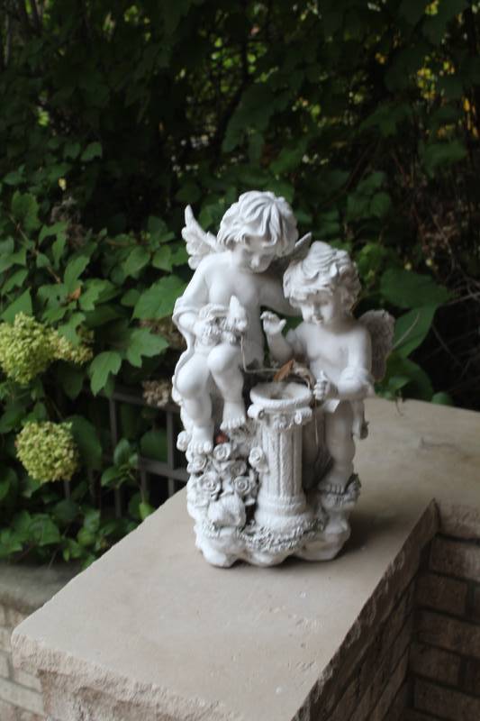 lot 579 image: Cherubs Garden Statue