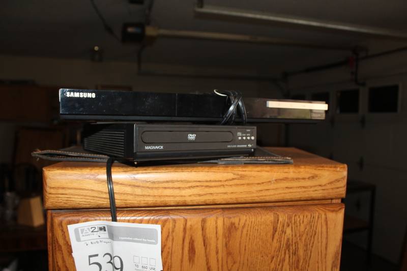 lot 539 image: Lot of (2) Samsung Blu-ray Disc Player, Magnavox DVD Player DP100MW8B