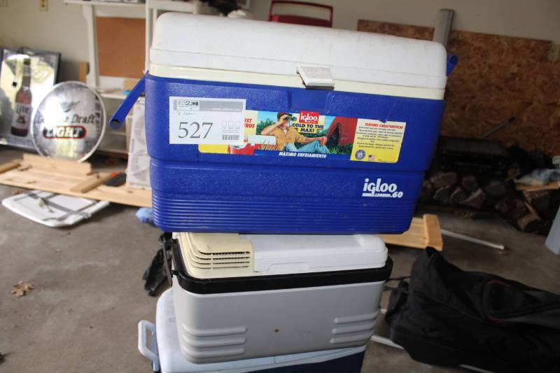 lot 527 image: Lot of (2) Igloo Legend Chest Cooler, Igloo Plentikool Personal Cooler