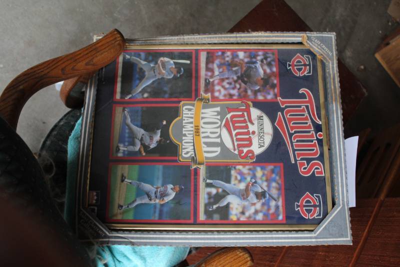 lot 540 image: 1987 Minnesota Twins World Champs Wall Art