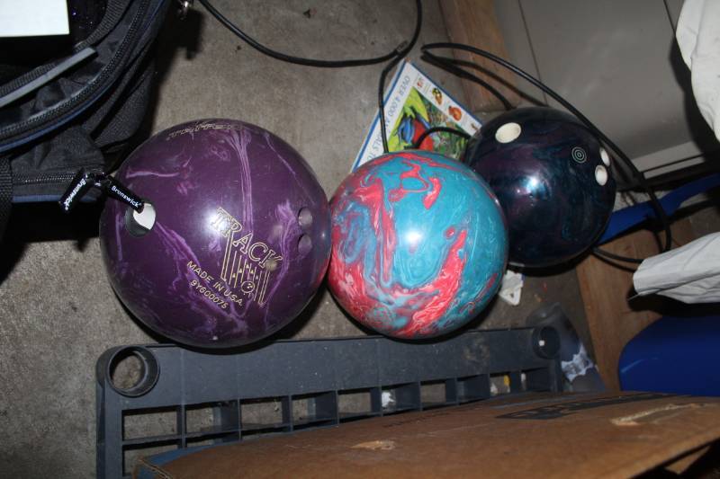 lot 553 image: Lot of (3) Bowling Balls