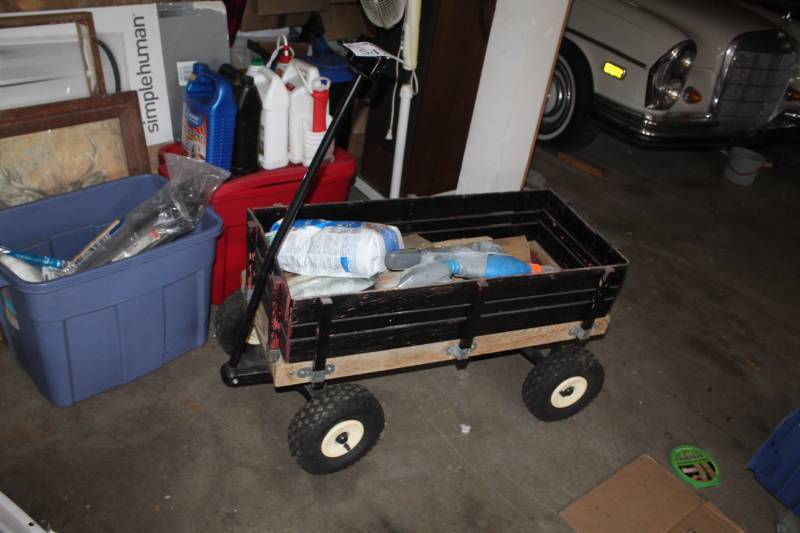 lot 547 image: Stake Side Utility Wagon