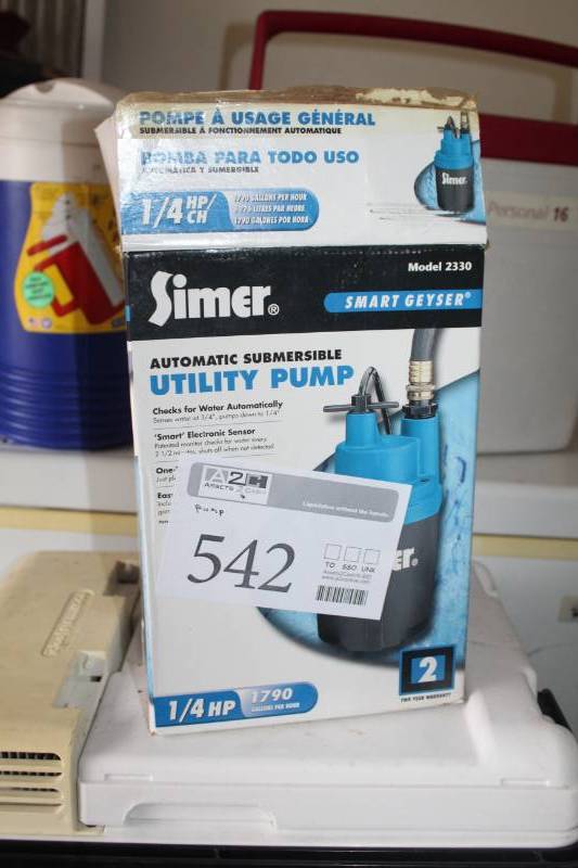 lot 542 image: Simer Automatic Submersible Utility Pump