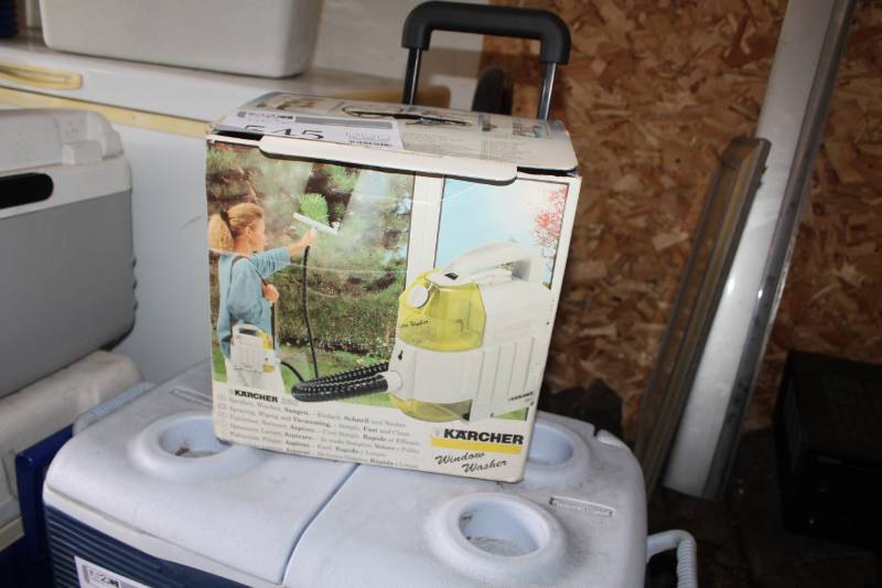 lot 545 image: Karcher Window Washer