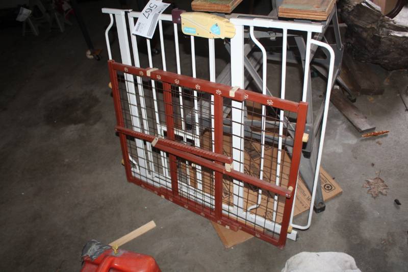 lot 567 image: Lot of (2) Baby Gates