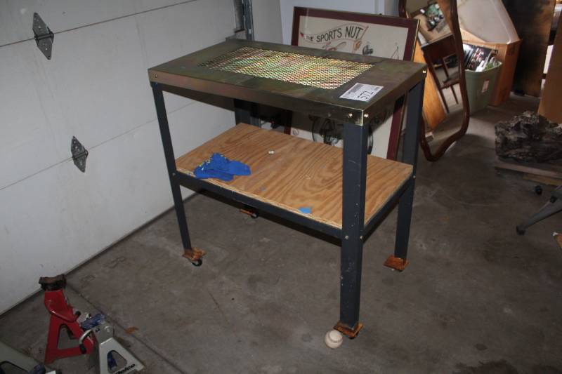 lot 572 image: Rolling Table