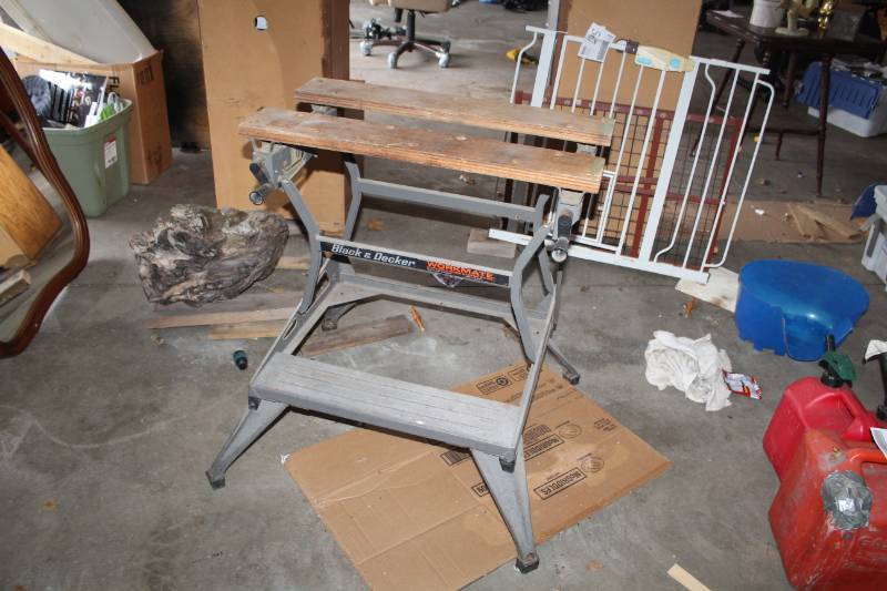 lot 569 image: Black & Decker Workmate Collapsible SawWork Stand