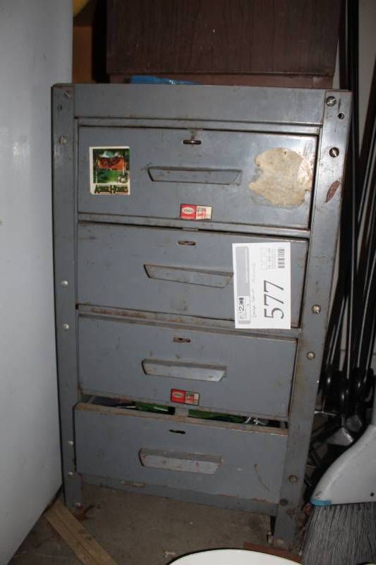 lot 577 image: Metal Storage Cabinet with 4-Drawers