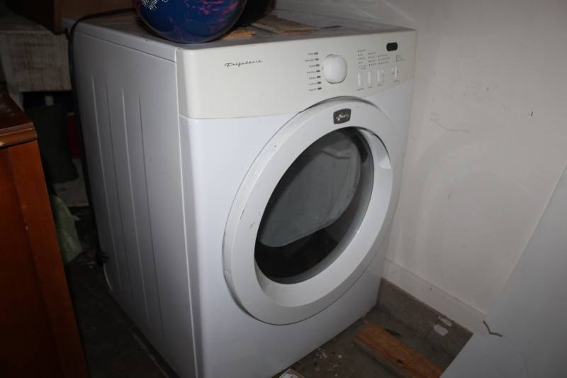 lot 383 image: Frigidaire Front Load Gas Clothes Dryer