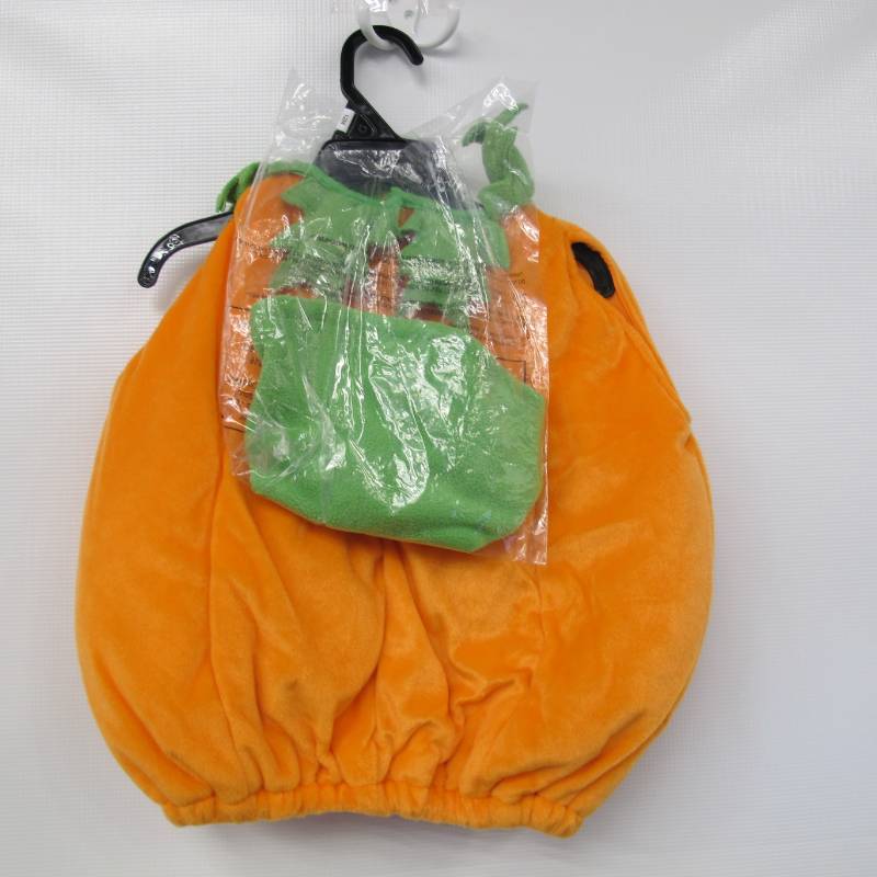 lot 34 image: Infant Pumpkin Costume