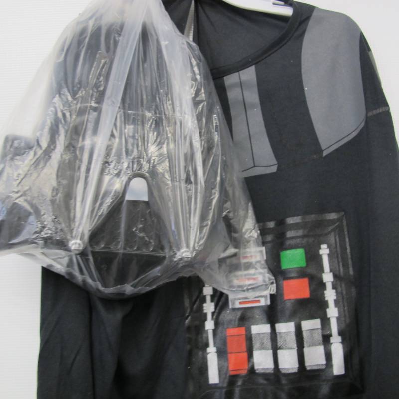 lot 60 image: Adult Darth Vader Costume