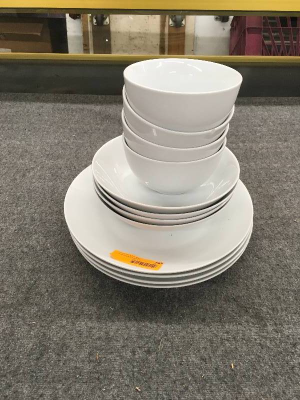 lot 295 image: Denmark 12 Pc. Porcelain Dinnerware Set, Retail $14.99
