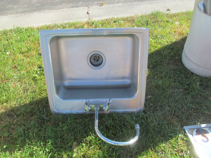 stainless steel sink