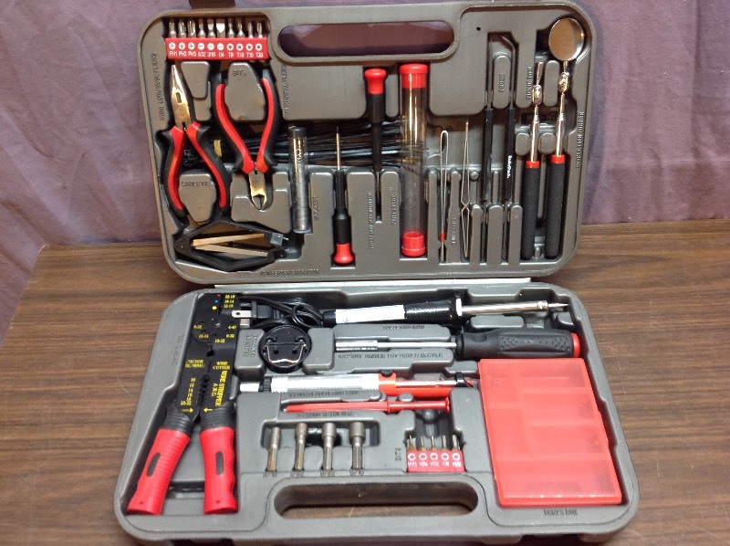 lot 17 image: 61 Piece Computer & Electrical Tool Set