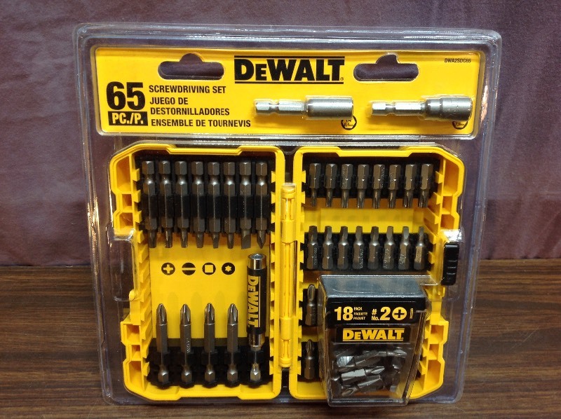 lot 19 image: New DeWalt 65 Pc Screwdriving Set
