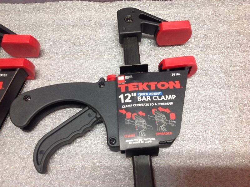 lot 27 image: 12 Bar Clamps