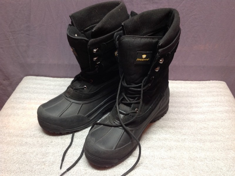 lot 56 image: Size 11 Boots