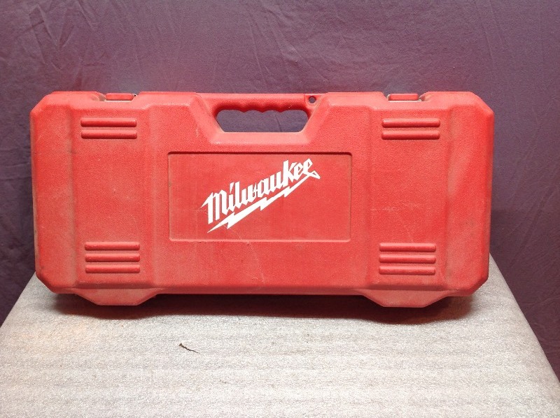 lot 74 image: Milwaukee Sawzall
