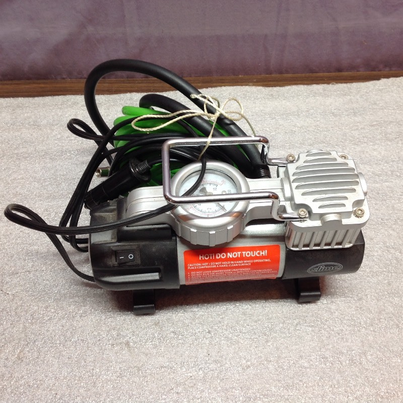 lot 94 image: Compact Air Compressor