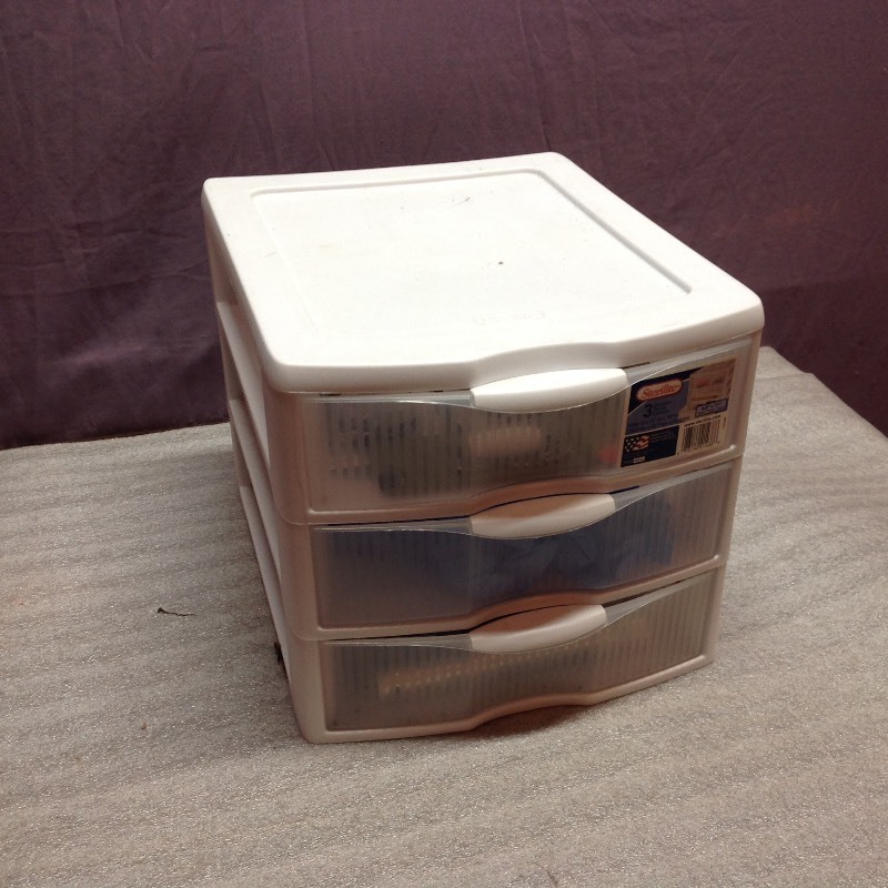 lot 95 image: 3 Drawer Bin & Contents