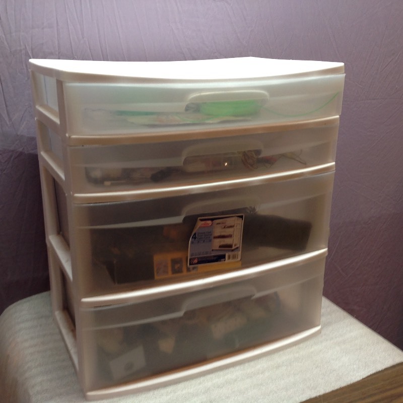 lot 100 image: 4 Drawer Bin & Contents