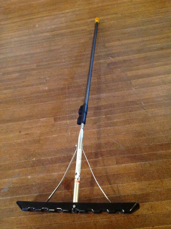 lot 109 image: Snow Roof Rake