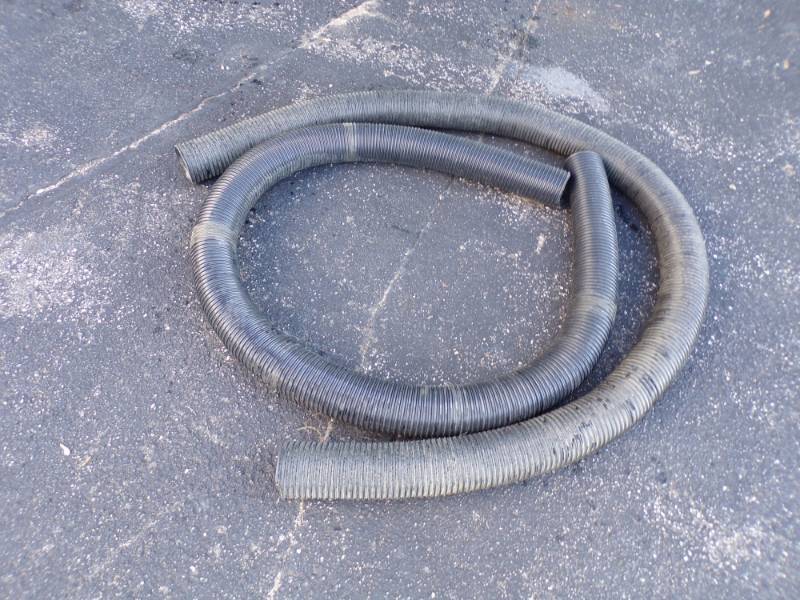 lot 32 image: Dust Collection Vac Hose