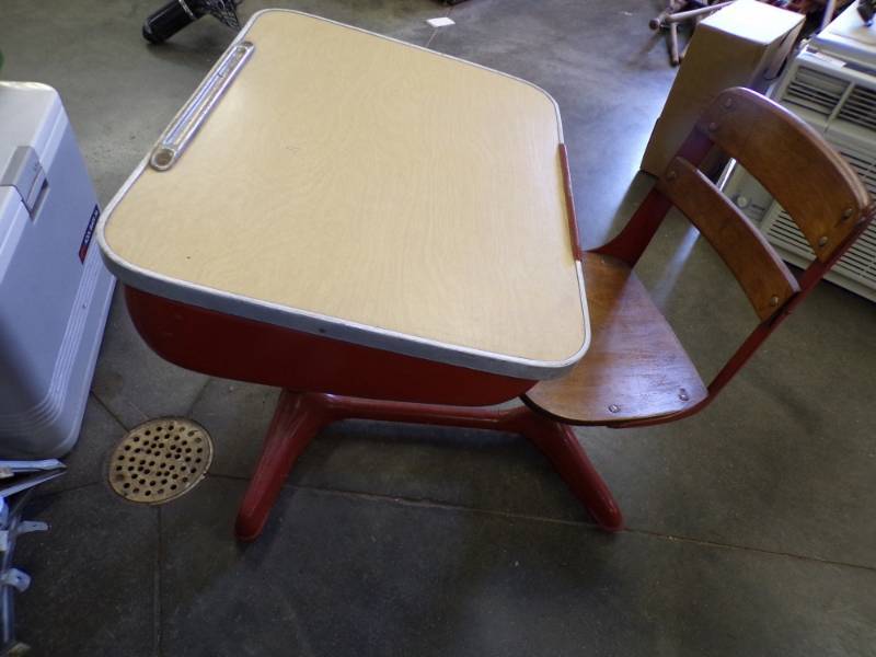 lot 36 image: Vintage School desk