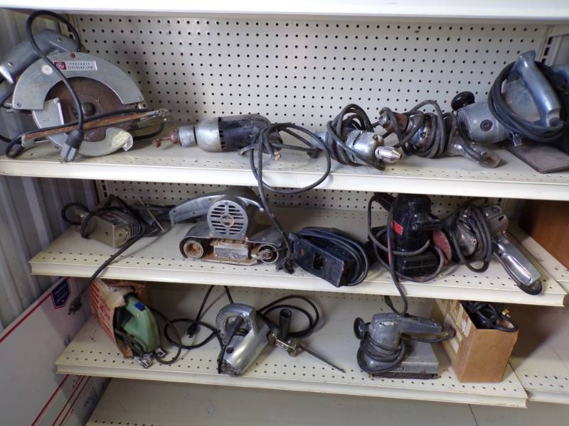 lot 79 image: 14 Vintage Power Tools